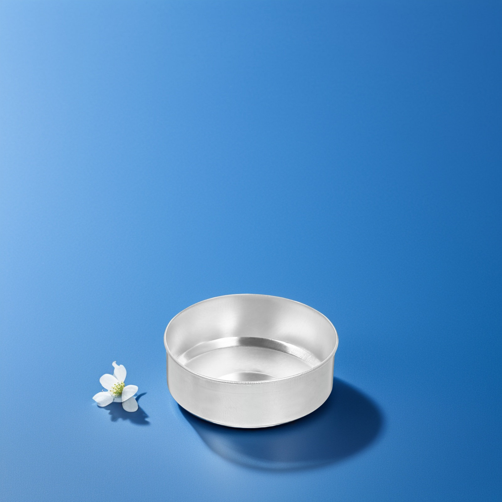 200個入り、アルミ製のティーライト容器。DIYアロマキャン - Candle Making Scents のレビューと価格